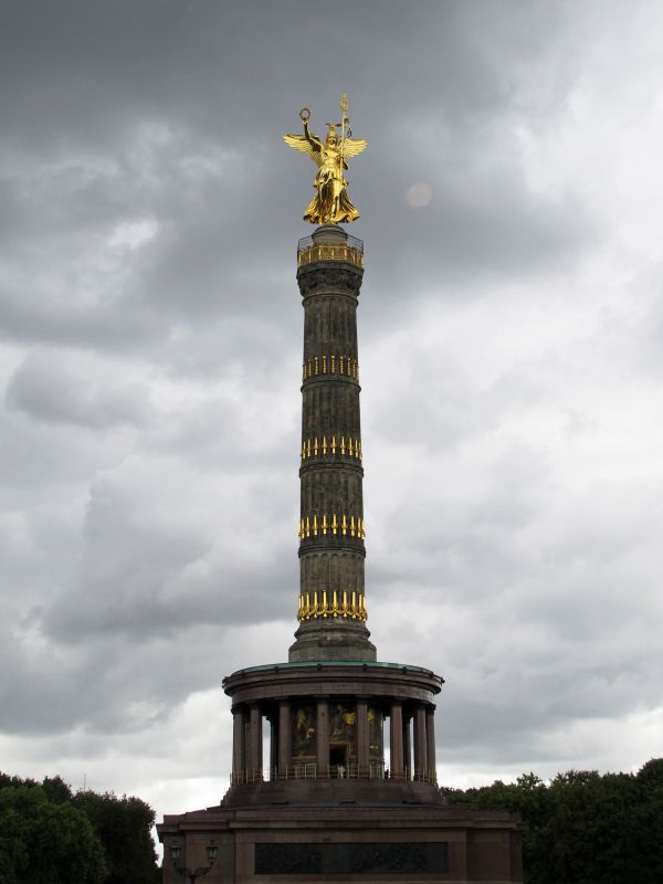 cielo,Torre,punto di riferimento,Torre dell'orologio,monumento,statua