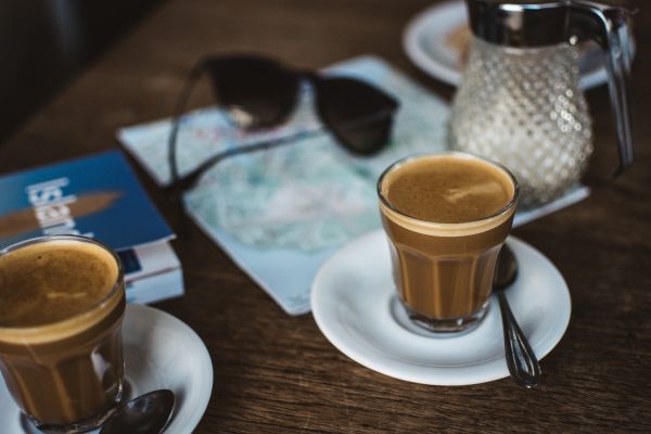 kávé,ital,eszpresszó,cortado,caff macchiato,lapos fehér