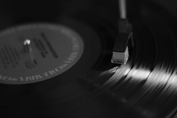 musik,vinyl,pladespiller,sort og hvid,fotografering,hjul