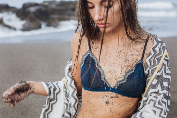 playa,arena,niña,mujer,persona,cabello