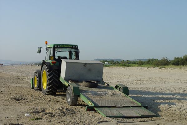 pantai,traktor,bidang,aspal,kendaraan,tanah