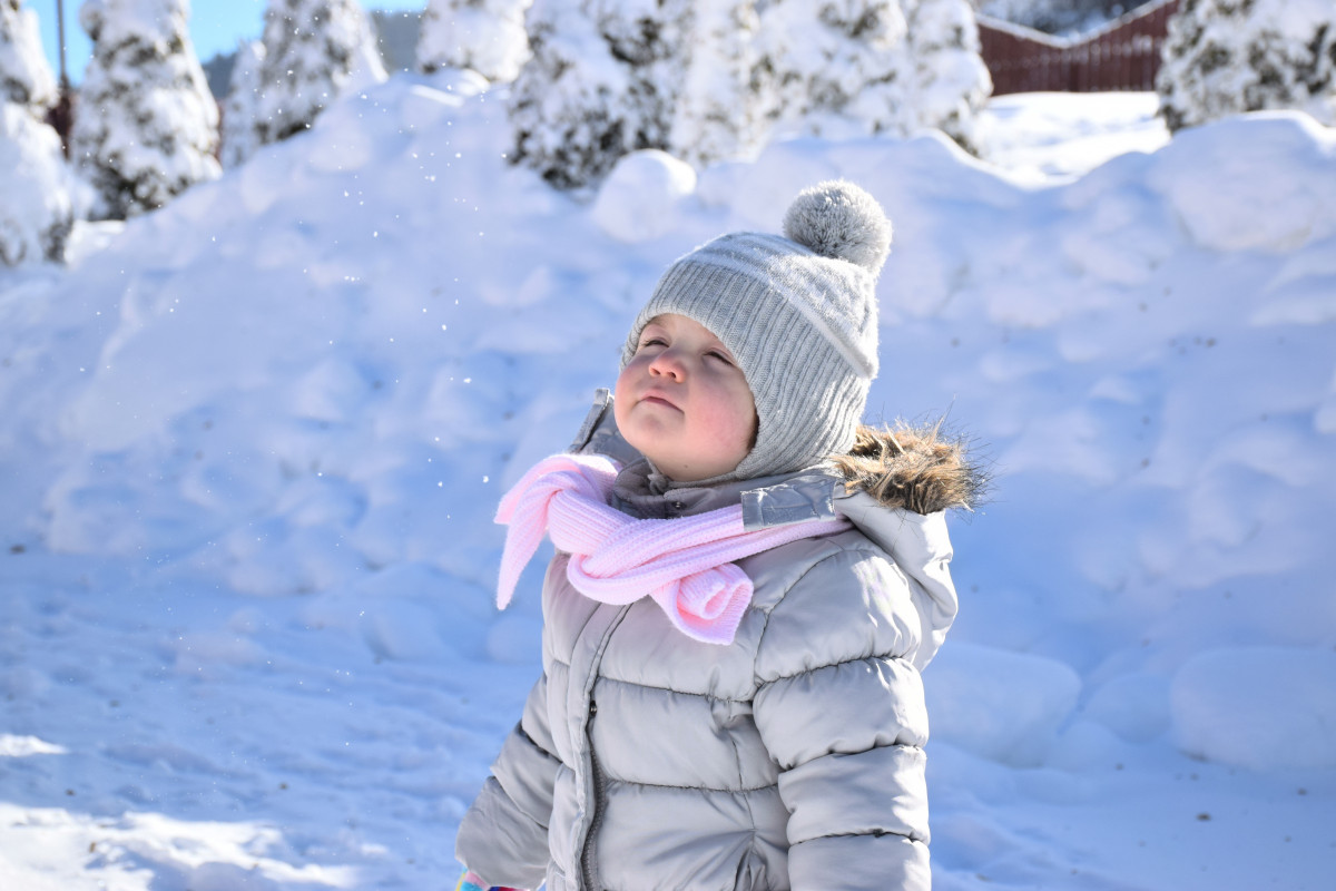 nieve, invierno, niña, blanco, niño, primavera, clima, niño, sombrero, bebé, infancia, temporada, al aire libre, contento, felicidad, alegría, congelación