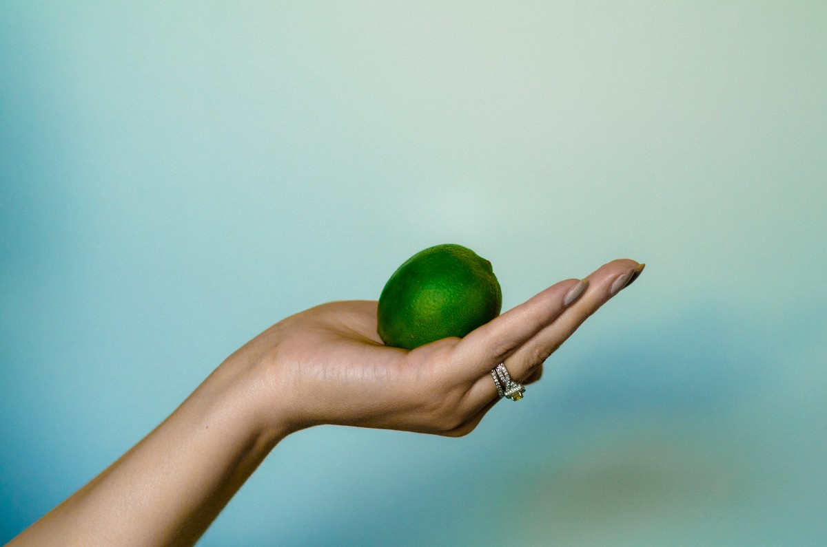 tangan, menanam, buah, daun, bunga, makanan, hijau, menghasilkan, merapatkan, bola, fotografi makro, tanaman berbunga, tanaman tanah