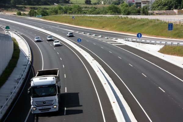 coche,la carretera,tráfico,autopista,conducción,asfalto