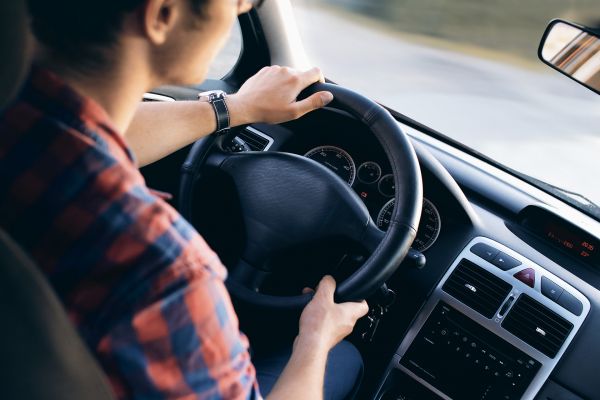 homem, pessoa, carro, roda, interior, dirigindo