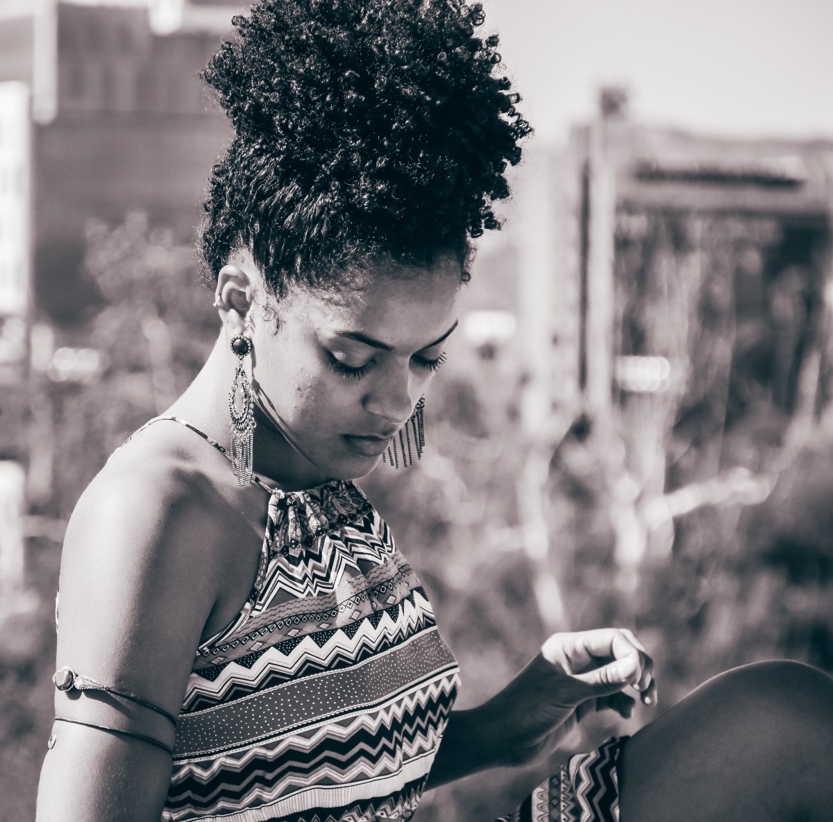 homme, la personne, noir et blanc, fille, femme, cheveux, blanc, la photographie, mâle, portrait, maquette, printemps, Couleur, mode, noir, Monochrome, Dame, Coiffure, tête, photographier, beauté, séance photo, Photographie monochrome, Photographie de portrait