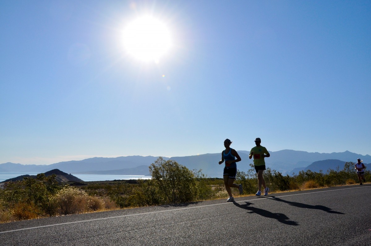 panorama, horizonte, montanha, pessoas, estrada, Colina, deserto, Atlético, EUA, corrida, saúde, ginástica, Arizona, Ao ar livre, ciclismo, Colinas, Sombras, montanhas, Corredores, Nevada, em forma, resistência, atleta, Corredores, Correr, pelo país, Hidromel do lago, Área de recreação nacional