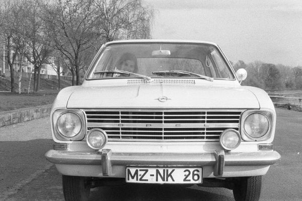 voiture,vieux,véhicule,voiture ancienne,noir et blanc,auto