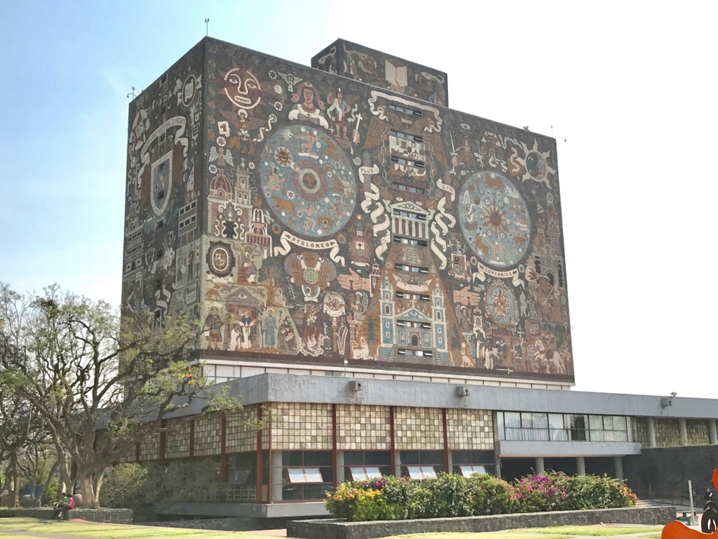 メキシコシティ 国立自治大学 中央図書館壁画 モザイク壁画