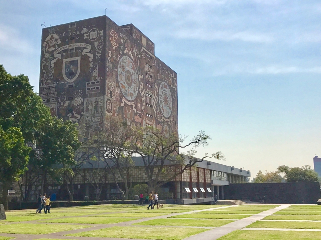 メキシコシティ 国立自治大学 図書館