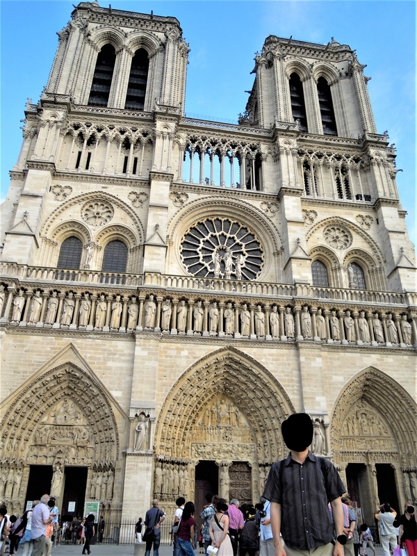  フランス・ノートルダム大聖堂（Cathédrale Notre-Dame de Paris）