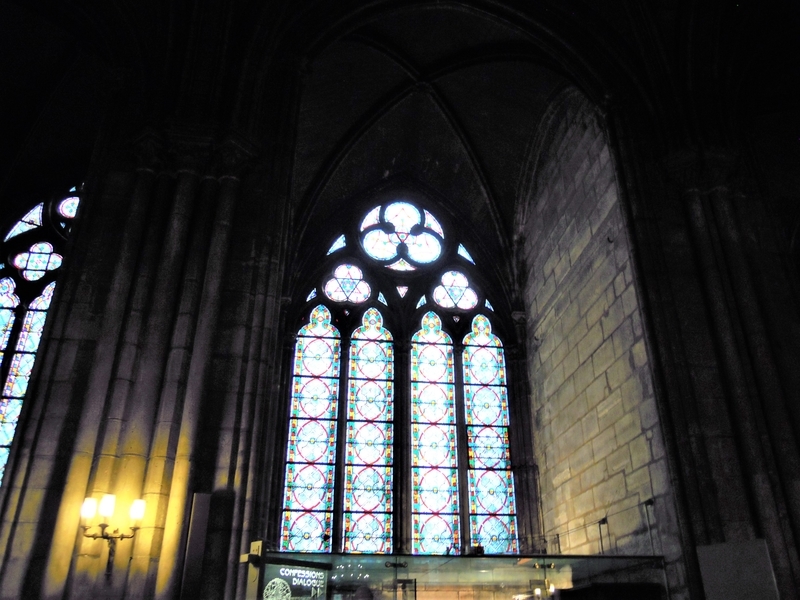  フランス・ノートルダム大聖堂（Cathédrale Notre-Dame de Paris）