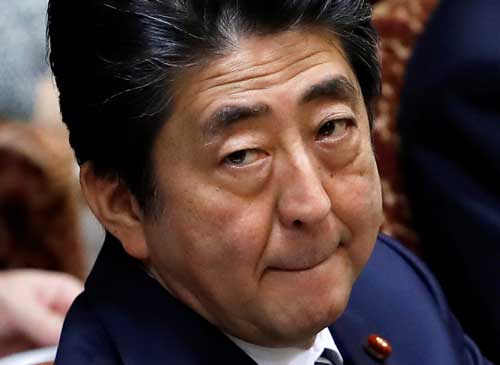 森友・加計問題で安倍首相の責任追及の声が高まっている（写真：ロイター/アフロ）