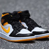 Nike スニーカー NIKE Air Jordan 1 Mid Laser Orange Black WMNS 2020 AW 20(9)