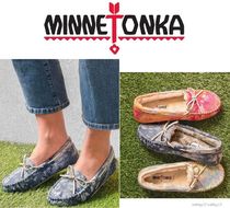 【絞り染め渦巻模様】Minnetonka☆Tie-Dye Carrieモカシン