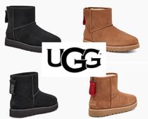 【UGG】SALE★海外限定 CLASSIC MINI LOGO ZIP/ショートブーツ