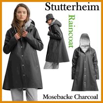 Stutterheim 女性用モーゼバックチャコールレインコート