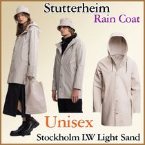 Stutterheim Stockholm 男女共用レインコートLWライトサンド