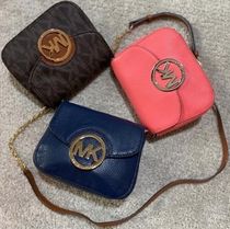 即発セール☆Michael Kors Fultonスモールチェーンクロスボディ