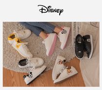 ディズニーDISNEY台湾限定  モコモコキャラくらー顔のスニーカー