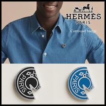 全2色 Hermes★メンズCarrouselラッカー塗装メタル製ピンバッジ