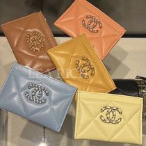 【コンパクトに持ち運べる♪】CHANEL 19 カード ホルダー5色展開