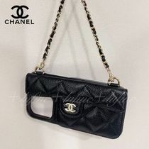 【争奪戦！カード収納もできる◎】CHANEL iPhone 14 Pro ケース