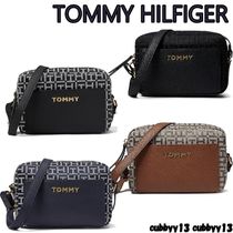 【気分に合わせて】Tommy Hilfiger Camera Crossbody バッグ