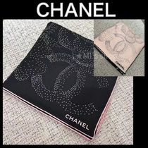 【23K限定デザイン★】CHANEL スカーフ カメリア ロゴ 上品 2色