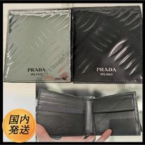 ギフトにも♪【国内発送★PRADA】ブラッシュドレザー 財布