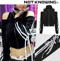 【NOTKNOWING】Velour Ribbon Track Top (BLACK)★IVE着用★