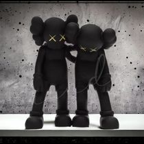 KAWS (カウズ) フィギュア