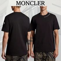 MONCLER*ワンランク上の余裕を*ブラック ロゴ アクセントTシャツ