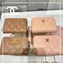 CHANEL 折りたたみ財布 CHANEL ベージュ☆ライトピンク ラウンドジップ カードホルダー