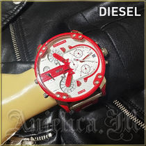 ★眩しいレッドが人気★DIesel Mr. Daddy 2.0 クロノグラフ 時計