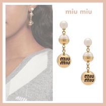 【MiuMiu】フェイクパールドロップイヤリング (ピアス）