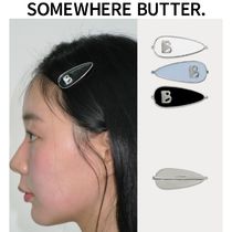 【SOMEWHERE BUTTER】B logo hair pin