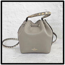 ★関税込★VALENTINO★ロックスタッドグレインバケットバッグ