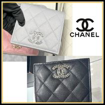 【新作♡2色】CHANEL クールな限定ロゴ　二つ折り財布