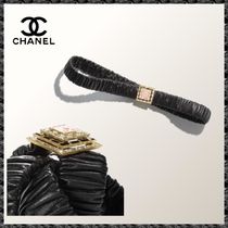 ピラミッドバックル！【CHANEL】24SS ベルト ロゴ 黒 ラムスキン