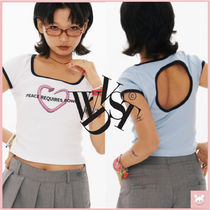 韓国人気★[WONDERVISITOR] NAIL BACK CUT-OUT CROP T-SHIRT