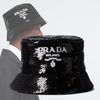 PRADA ハット 【PRADA】スパンコール バケット ハット ロゴ 帽子 黒白 送料込