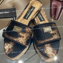 本物保証/Dolce & Gabbana ロゴプレート フラット サンダル 上品