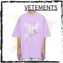 VETEMENTS♦紫色の空飛ぶユニコーン T シャツ