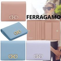 国内直営**FERRAGAMO**　コインケース付き　二つ折り財布