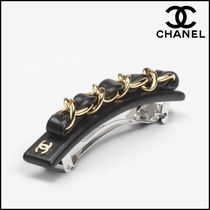 【挟むだけでおしゃれな雰囲気に♪】CHANEL バレッタ レザー