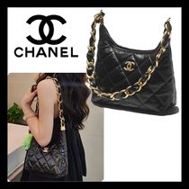 【トレンドの最先端・新作】CHANEL スモール ホーボー バッグ