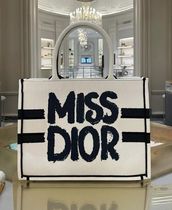 《新作モデル☆3色展開》Dior Book Tote バッグ ミディアム