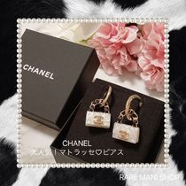 CHANEL シャネル ピアス マトラッセ アイコンバック ホワイト