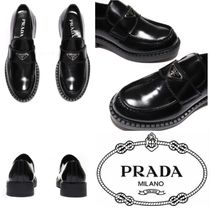 【PRADA】三角ロゴローファー